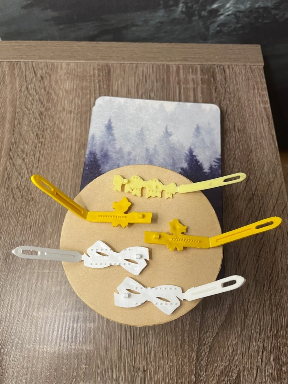 Goody Plastic Child's Barrettes in White, Yellow & Pale Yellow